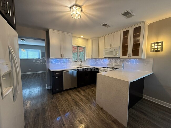 Building Photo - 829 S Monroe St