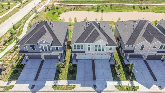 Building Photo - 5562 Amber Brook Ln