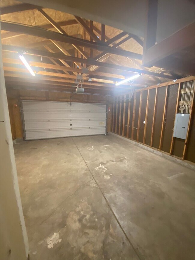 Building Photo - SINGLE FAMILY HOUSE IN HAYDEN (P#285)