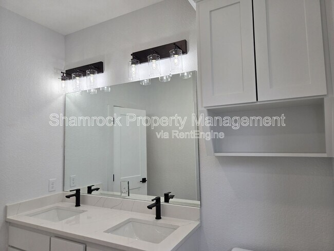 Building Photo - 9904 Ridings Dr