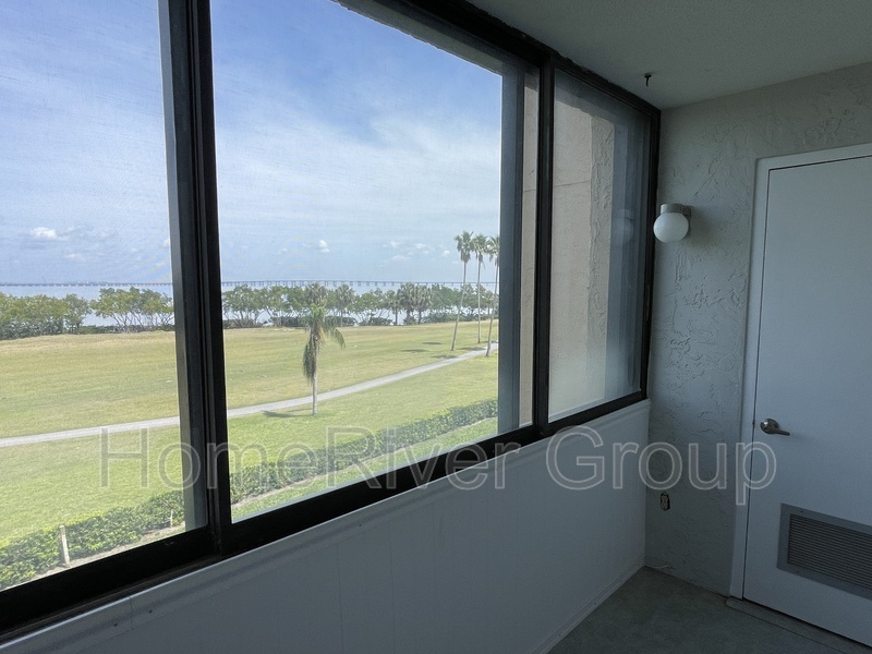 Building Photo - 2618 Cove Cay Dr