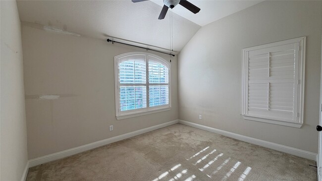 Building Photo - 6728 S Fork Dr