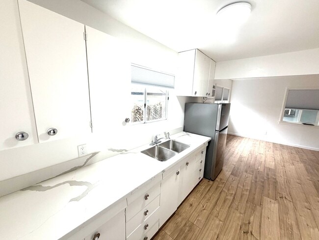 Building Photo - Private & Cozy Detached ADU in South Tahoe Park!