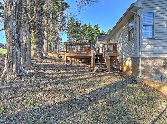 Building Photo - 168 Old Mill Ct
