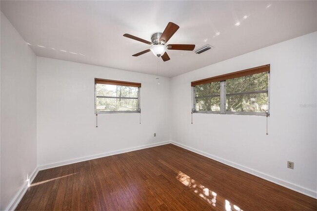 Building Photo - 1421 NW 30th St