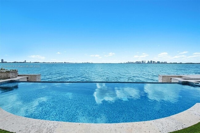 Building Photo - 1331 Bay Terrace