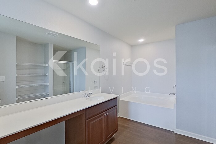 Building Photo - 1040 Pilgrim Ln