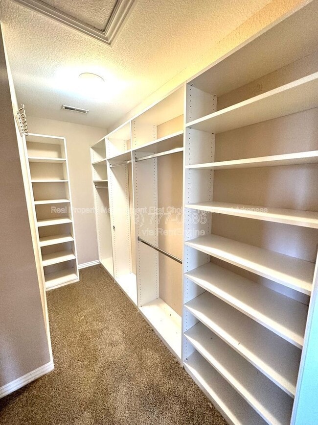 Building Photo - 3705 SW Hansom Loop