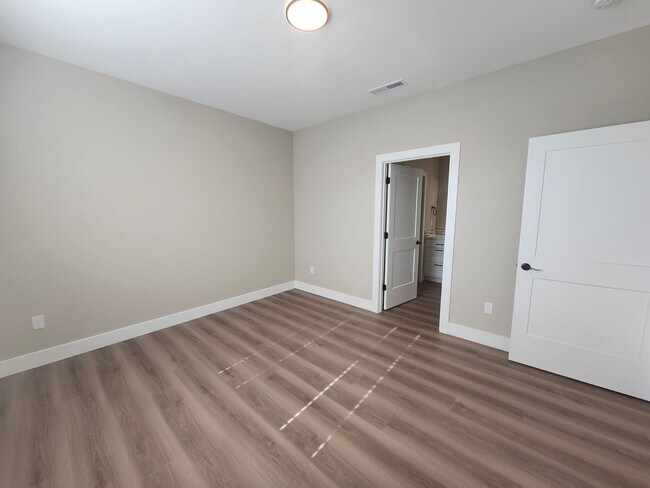 Building Photo - 5308 W Wernett Rd