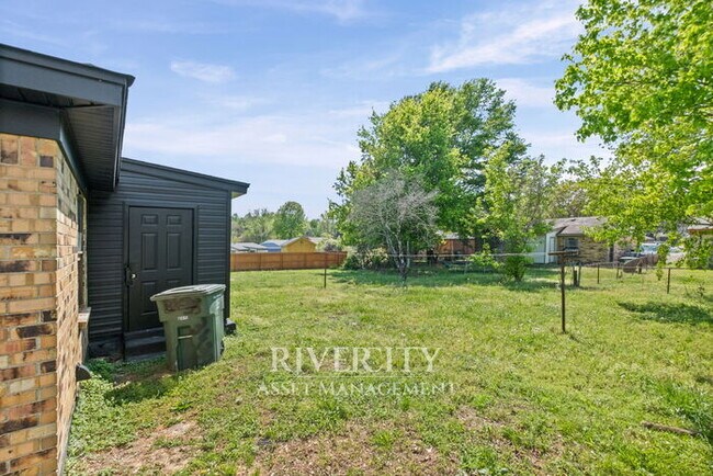 Building Photo - SECTION 8 WELCOMED!!!! A NEWLY RENOVATED BEAUTY !!!!