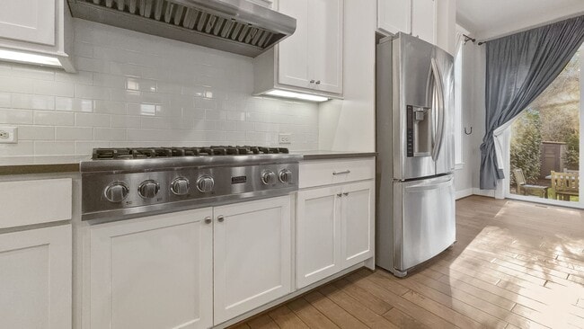 Building Photo - Stylish 4 Bedroom Layout with Office and Bonus Room