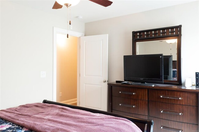 Building Photo - 950 Wheat Ridge Dr