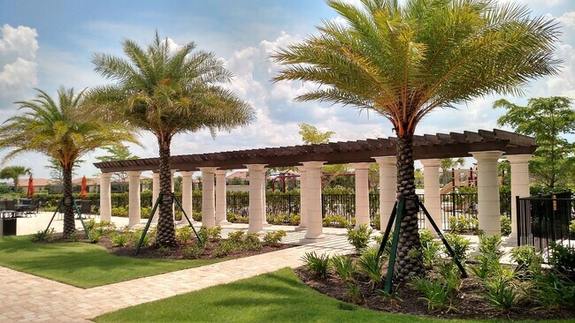 Building Photo - Impressive Annual Unfurnished 3 Bedroom, 2...