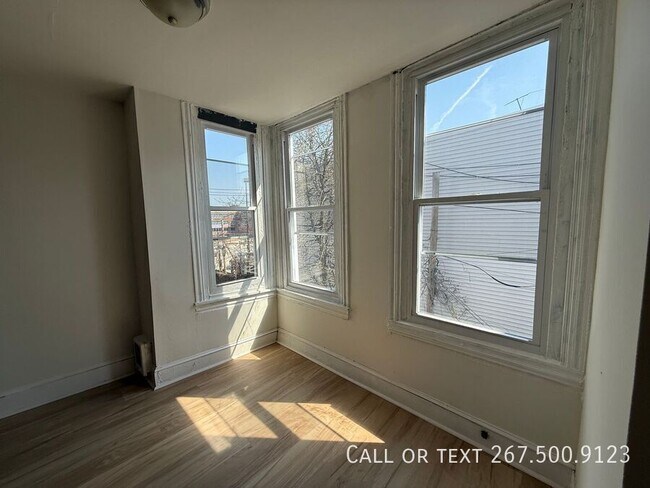 Building Photo - 2003 N 25th St