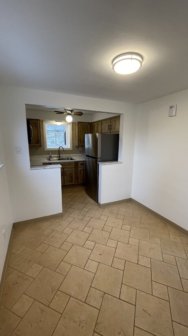 Building Photo - Charming 3 bed, 2 bath with finished basement!