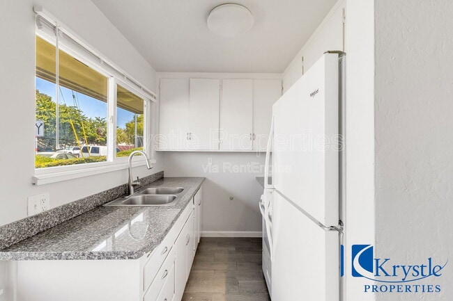 Building Photo - 2009 Florida St