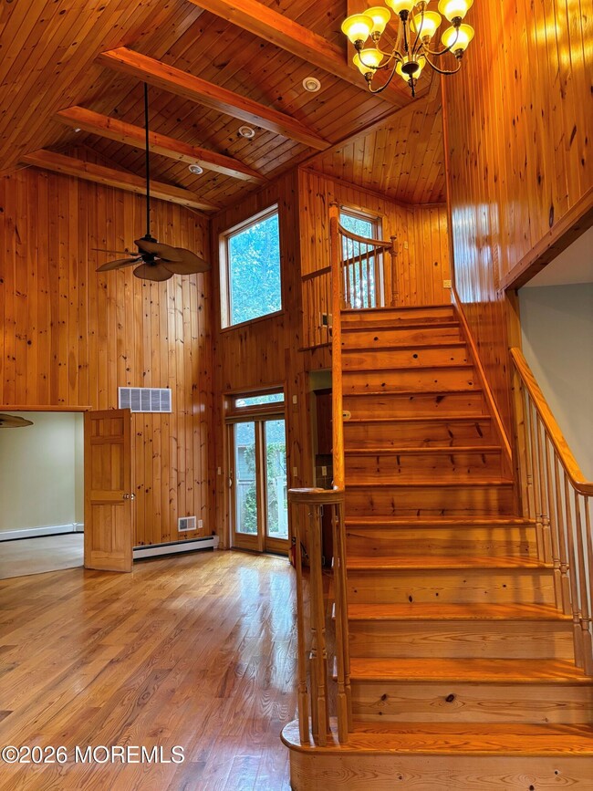 Building Photo - 327 Deerfoot Ln
