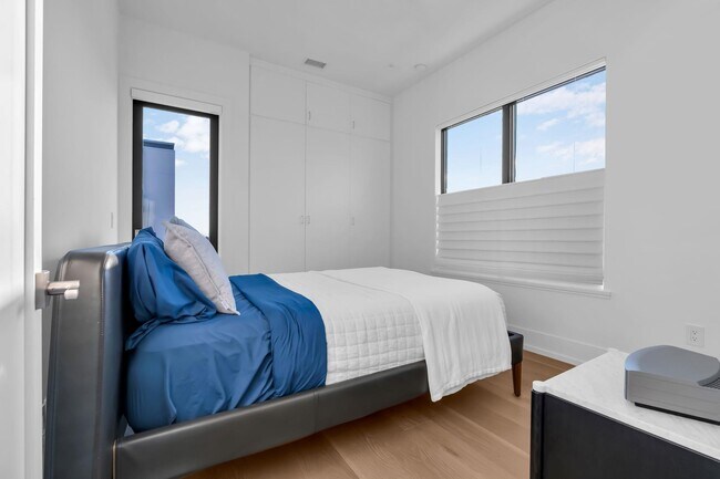 Building Photo - 200 Ocean Ave N