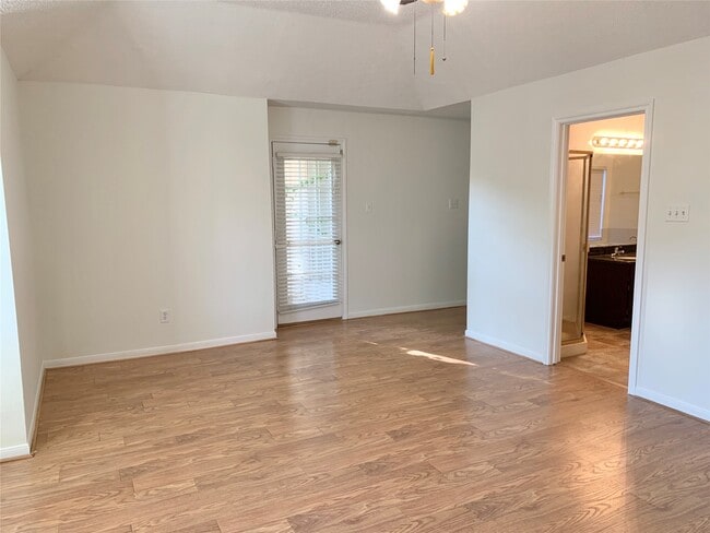 Building Photo - 1603 Beaconshire