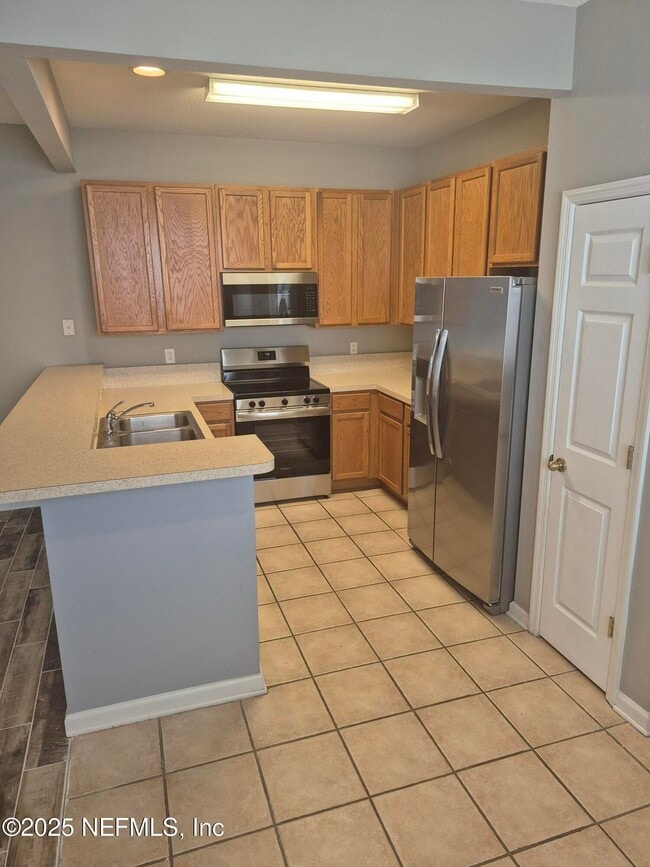 Building Photo - 5851 Parkstone Crossing Dr