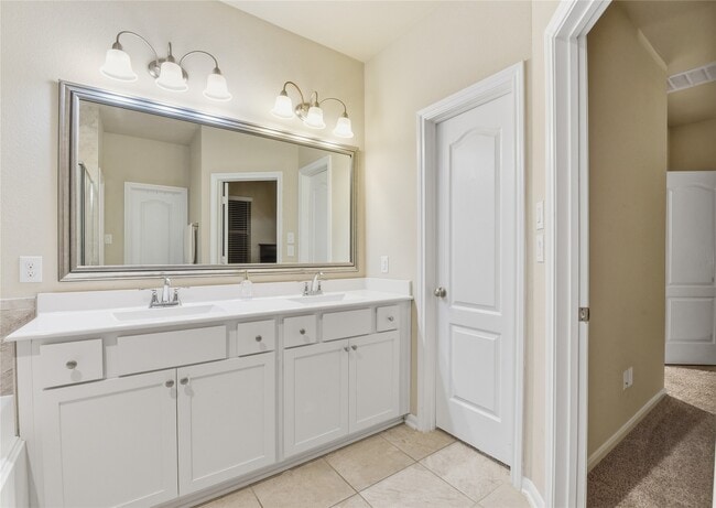 Building Photo - 6818 Aspen Peak Dr