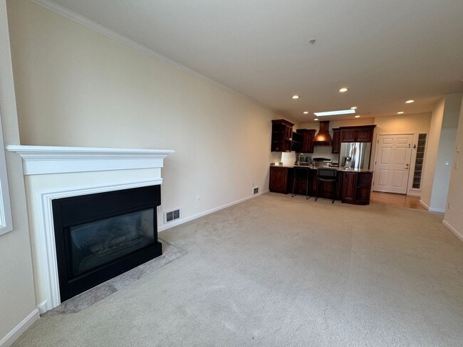 Building Photo - 2bd/2ba Kirkland Condo