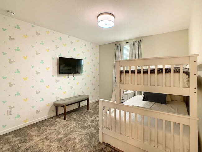 Building Photo - 1520 Oasis Club Blvd