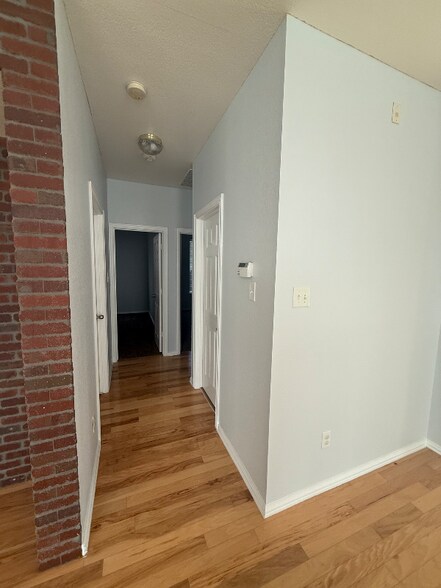 Building Photo - 5521 Paloma Ct