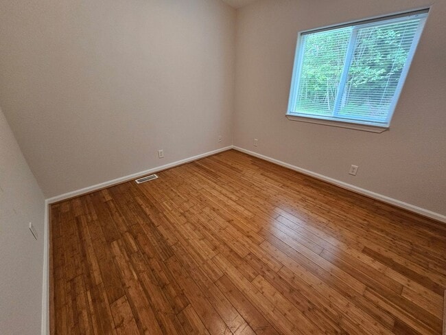 Building Photo - Peaceful Living – 3 Bedroom, 2 Bath Single-Family Home
