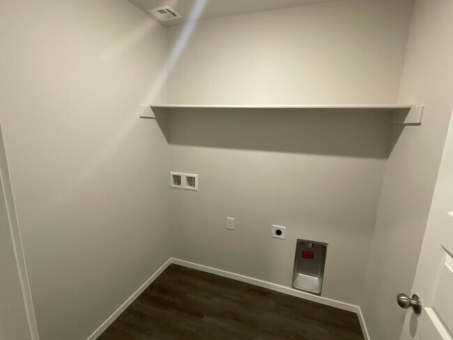 Building Photo - *Pre-leasing* Three Bedroom | Two Bath Hom...