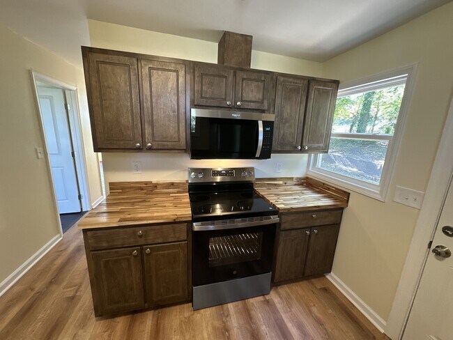 Building Photo - 313 Bryant Ave