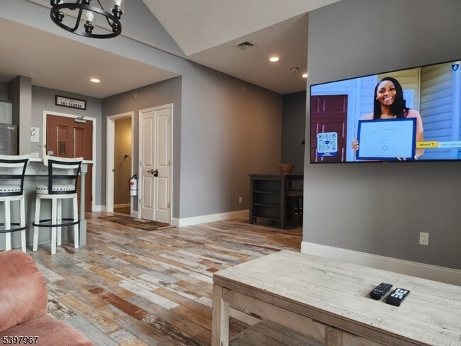 Building Photo - 200 NJ-94