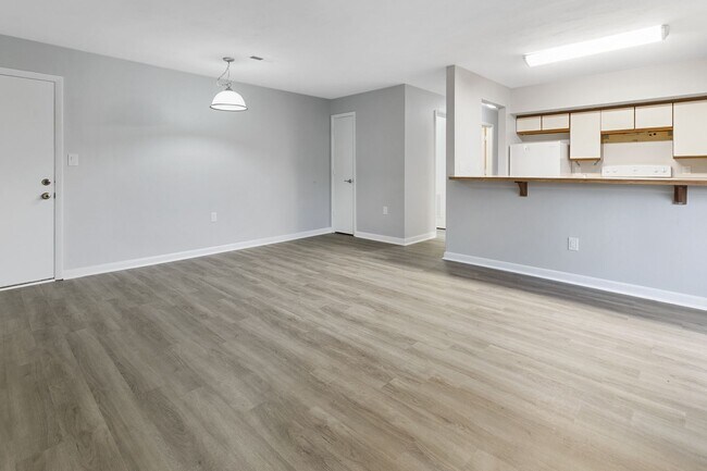 Building Photo - 3 Bed/2 Bath Pet Friendly, Virginia Tech