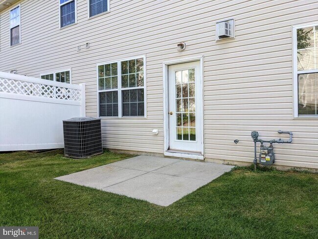 Building Photo - 252 Brinley Dr