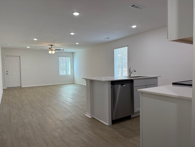 Building Photo - 240 Bighorn Trl