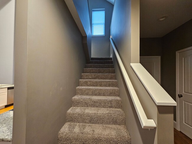 Building Photo - Charming 4BR/2.5BA Home in Historic Washington, MO - Walk to the Riverfront!