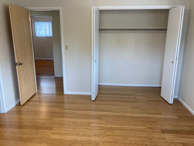 Building Photo - Mid-Century Four Bedroom in Candalaria, La...