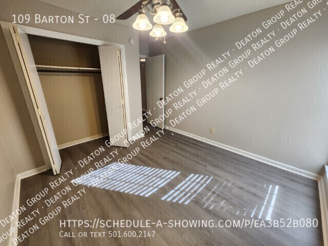 Building Photo - 109 Barton St