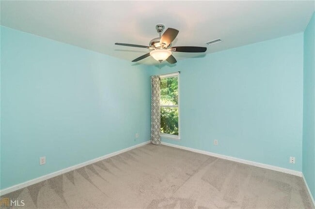 Building Photo - 330 Broken Lance Pl