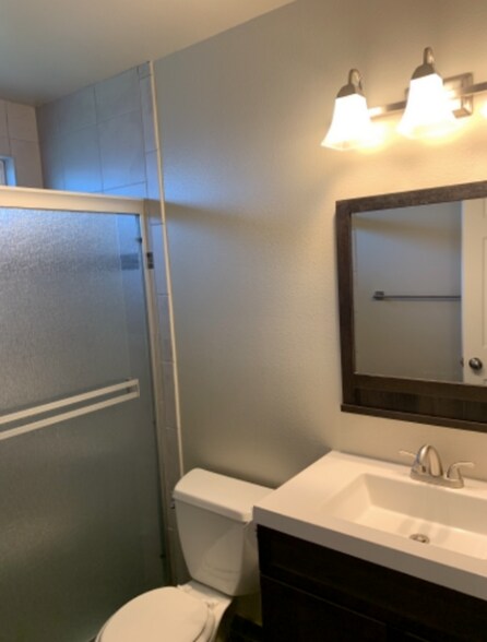 Building Photo - 674 Polaris Ct
