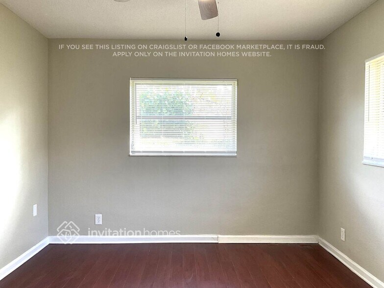 Building Photo - 4030 NW 103rd Dr