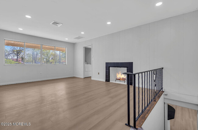Building Photo - 1034 Zircon Dr