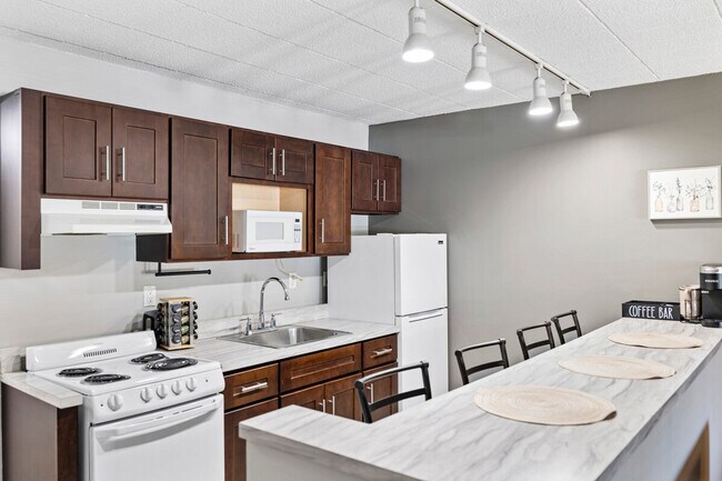 Building Photo - 30 US-9W