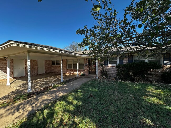 Primary Photo - Three bedroom in central Lubbock