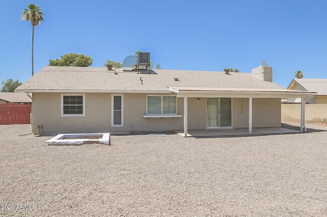 Building Photo - 10347 W Hazelwood Ave