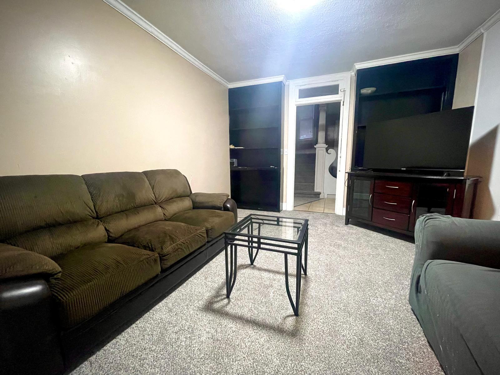 Building Photo - 265 Main St