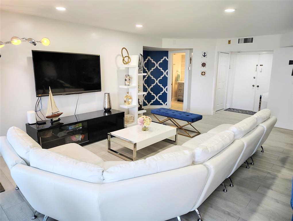 Building Photo - 1340 S Ocean Blvd
