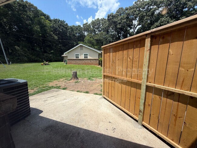 Building Photo - 1502 Waverly Way