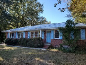 Building Photo - 1120 Edgewood Dr