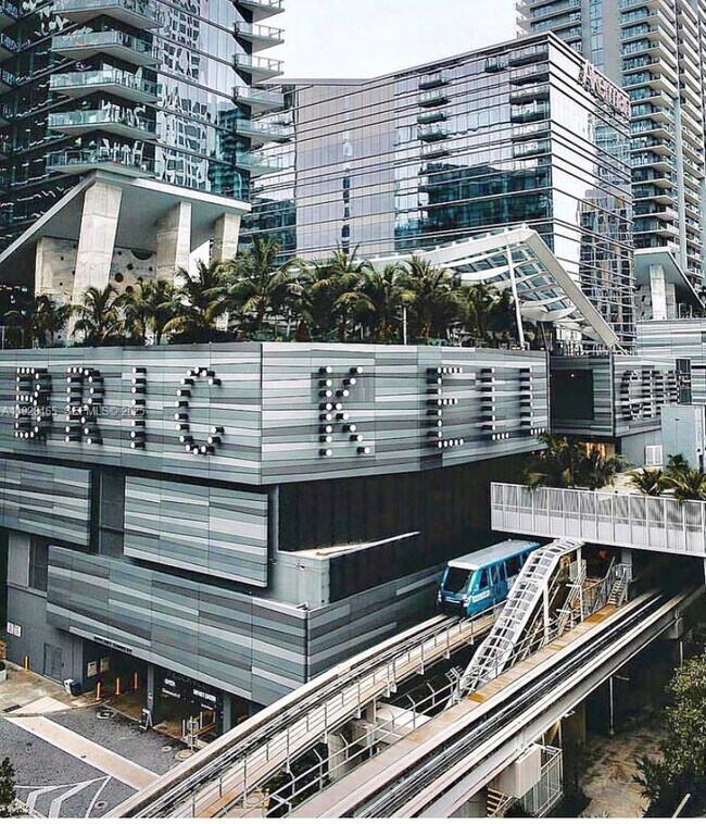 Building Photo - 801 S Miami Ave